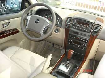 2005 Kia Sorento Pictures