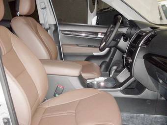 2010 Kia Sorento Images