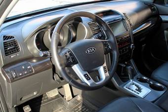 2010 Kia Sorento Pics