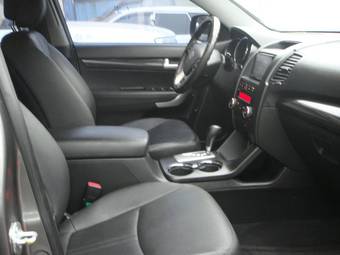 2010 Kia Sorento Images