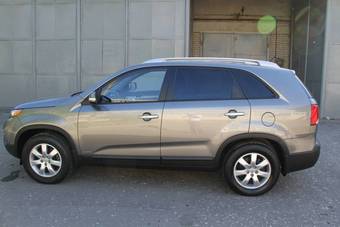2010 Kia Sorento Images