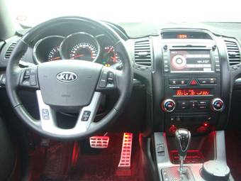 2010 Kia Sorento Pics