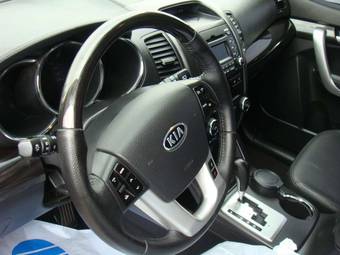 2011 Kia Sorento Pics