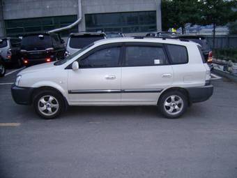 2004 Kia X-Trek Photos