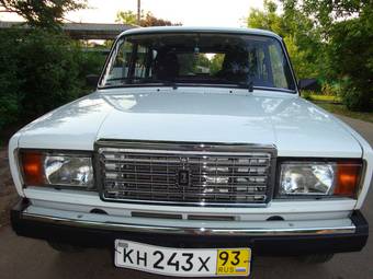 2011 Lada 2104 Pictures