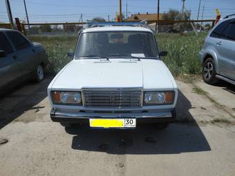 2011 Lada 2104 Pictures