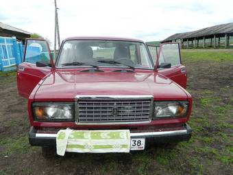 2011 Lada 2104 Pictures