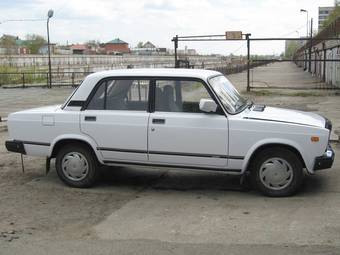 2008 Lada 2105 Wallpapers