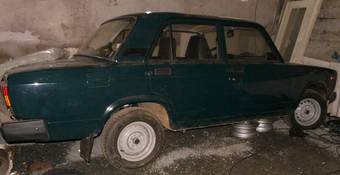 2009 Lada 2105 Photos