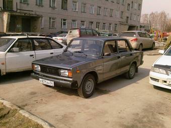 2010 Lada 2105 Pictures