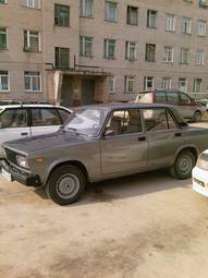 2010 Lada 2105 Pics