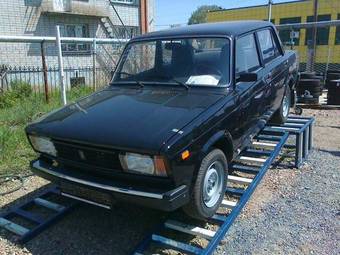 2010 Lada 2105 Photos