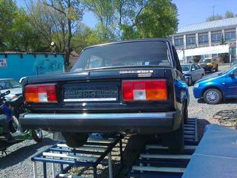 2010 Lada 2105 Pictures