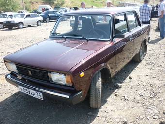 2010 Lada 2105 Pictures