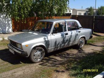 2010 Lada 2105 Pictures