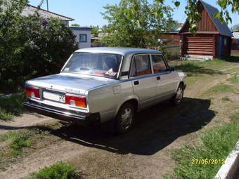 2010 Lada 2105 Photos