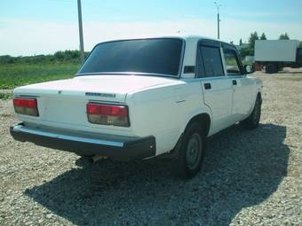 2011 Lada 2105 Pictures