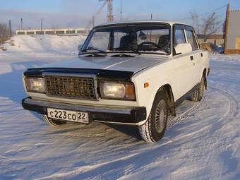 2010 Lada 2107 Wallpapers