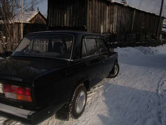 2010 Lada 2107 Pics