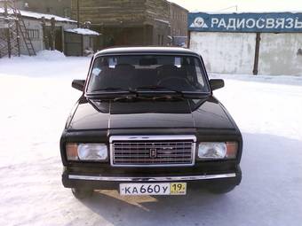 2010 Lada 2107 Pictures