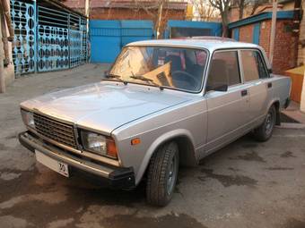 2010 Lada 2107 Pictures