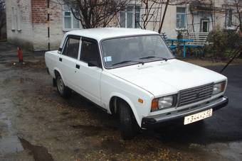 2011 Lada 2107 Photos