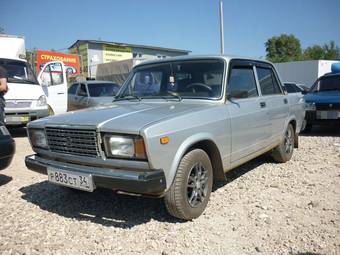 2011 Lada 2107 Pictures