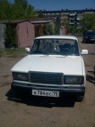 2011 Lada 2107 Pictures