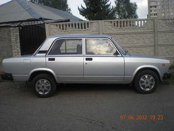 2011 Lada 2107 Pictures