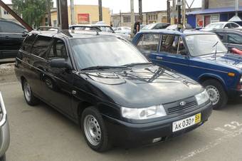 2010 Lada 2111 Photos