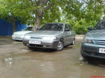 2008 Lada 2112 Pictures