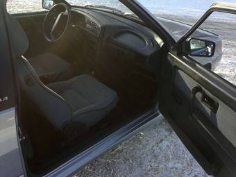 2010 Lada 2113 Pictures