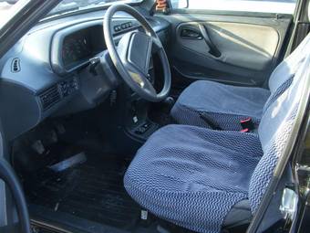 2010 Lada 2115 Pictures