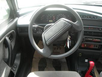 2010 Lada 2115 Photos