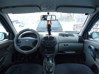 2010 Lada Kalina Hatchback Pictures