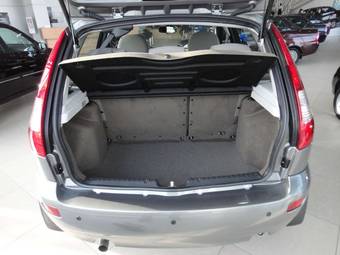 2011 Lada Kalina Hatchback Images