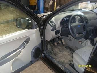 2011 Lada Kalina Hatchback Pictures