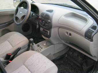 2011 Lada Kalina Hatchback Images