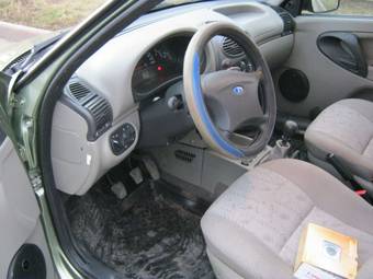 2011 Lada Kalina Hatchback Pictures