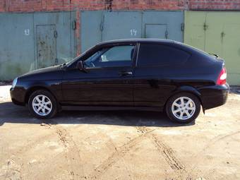 2010 Lada Priora Coupe Images