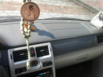 2010 Lada Priora Hatchback Images