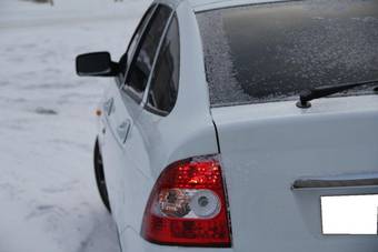 2010 Lada Priora Hatchback Pictures