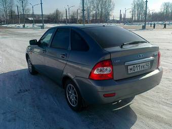 2010 Lada Priora Hatchback Pictures