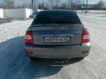 2010 Lada Priora Hatchback Pictures