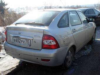 2010 Lada Priora Hatchback Pictures
