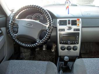 2010 Lada Priora Hatchback Pictures