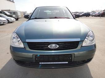 2010 Lada Priora Hatchback Pictures
