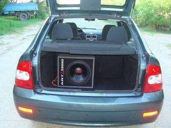 2010 Lada Priora Hatchback Images