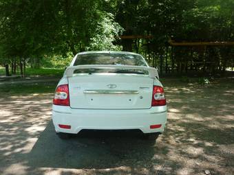 2010 Lada Priora Hatchback Images
