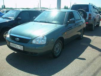 2010 Lada Priora Hatchback Pictures